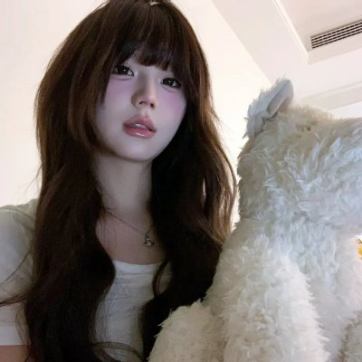 院子里的女人